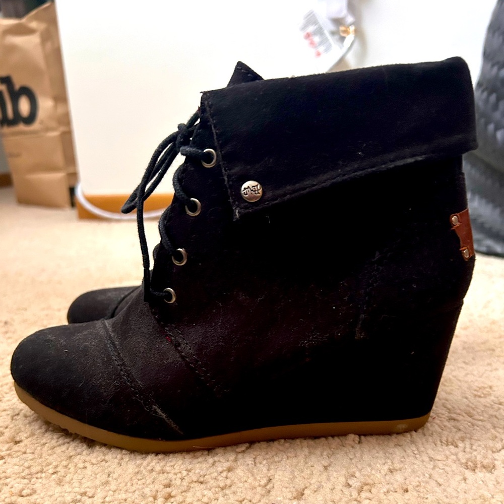 Madden Lace Up Black Booties Size 7